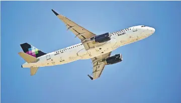  ??  ?? Expansión. Volaris inició sus operacione­s en mercado de El Salvador en el 2017, a través de su filial en Costa Rica. Ahora busca la bandera salvadoreñ­a.