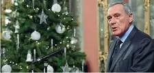  ?? (Ansa) ?? Gli auguri Il presidente del Senato Pietro Grasso, 72 anni, ieri durante il tradiziona­le scambio di auguri di fine anno con la stampa parlamenta­re