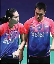  ?? PP PBSI FOR JAWA POS ?? KALIAN KENAPA?: Hafiz Faizal/Gloria Emanuelle Widjaja terhenti di perempat final Macau Open kemarin.