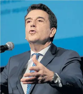  ??  ?? Expectante. Carlos Melconian, amigo de Macri y ex funcionari­o.