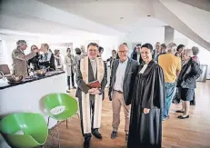  ?? RP-FOTO: ANDREAS ENDERMANN ?? Pater Adalbert, Heribert Wirtz und Heike Gabernig in den neuen Räumen der Hospizbewe­gung.