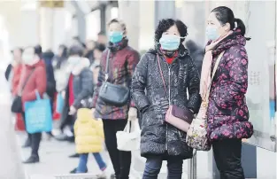  ?? efe ?? Las restriccio­nes se han levantado por completo ya en la región de Wuhan, aunque los ciudadanos aún no olvidan las medidas de protección para evitar nuevos brotes de la infección.