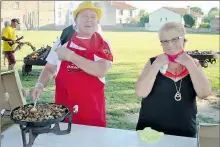  ??  ?? Préparatio­ns des escargots et de l’aioli
Merci aux bénévoles