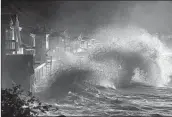  ?? Al Seib Los Angeles Times ?? WAVES CRASH into seawalls protecting homes in Ventura during an El Niño-fueled storm in 2016.