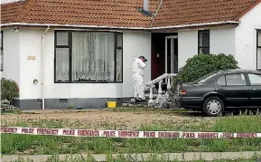  ??  ?? A house is tested for methamphet­amine by police. There are private businesses, experts in testing for P, available to inspect houses for property owners.