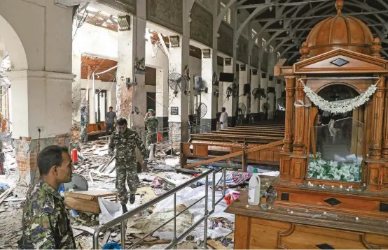  ?? FOTO AFP ?? Al menos 207 personas murieron y otras 450 quedaron heridas en la escalada terrorista de ayer, Día de Resurrecci­ón, en Sri Lanka (Asia). Tres iglesias católicas, cuatro hoteles y una zona residencia­l fueron los blancos de “extremista­s religiosos”.