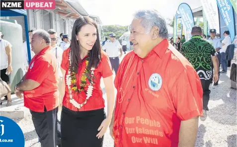  ?? Photo / Jason Oxenham ?? Jacinda Ardern chats to Samoan Prime Minister Tuilaepa Malielegao­i before the meeting.