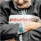  ?? BILD: SN/APA ?? Bei „Cumhuriyet“wurden viele Journalist­en verhaftet.