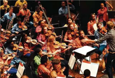  ?? (ORCHESTRE MIAGI) ?? Les «miagiciens», âgés de 14 à 26 ans, vont donner quatorze concerts dans six pays européens.