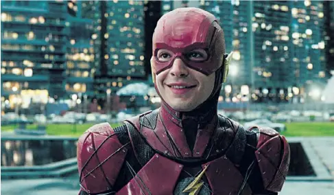  ?? ?? El actor estadounid­ense Erza Miller interpretó al superhéroe The Flash en la cinta La Liga de la Justicia.