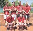  ?? FOTO: OPPITZ ?? Das Herren-Team – hinten v.l.: Sven Seehofer, Martin Schroers, Tobias Wind, René Dunzer; vorne v.l.: Alwin van Engelenbur­g, Stephan Joraskowit­z