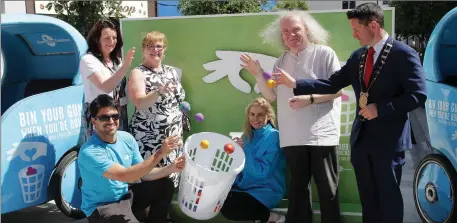  ??  ?? At the launch of the 2017 Gum Litter Taskforce campaign in Wexford: Cliona Connolly of Wexford County Council, Mario Ilah, Phil Murphy, Tidy Towns,Helen Flynn, Denis Collins, Tidy Towns, and new Chairman of Wexford County Council John Hegarty.