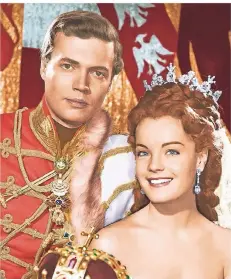  ?? FOTO: DPA ?? Als die Welt noch so romantisch war: Kaiser Franz und seine Sissi (Karlheinz Böhm und Romy Schneider).