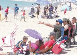  ?? ?? l El aumento en las temperatur­as “invitó” a los turistas a visitar Bahía de Kino.