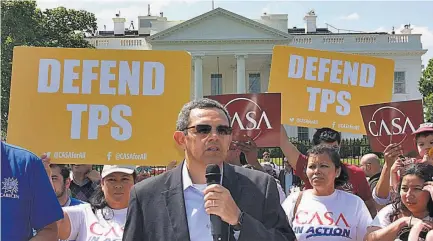  ??  ?? Advertenci­as. Cada sede diplomátic­a sí advirtió al Gobierno de EUA de las consecuenc­ias de cancelar los TPS.