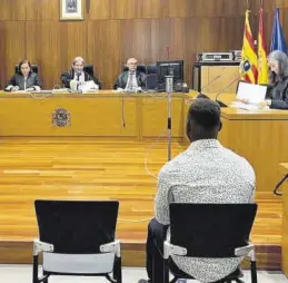  ?? A. T. B. ?? El acusado, Manuel K., durante el juicio en la Audiencia de Zaragoza, ayer.