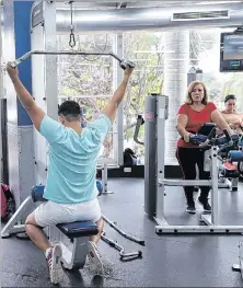  ??  ?? Servicios. En el Miriam’s Gym se añaden clases y máquinas para competir en el mercado.