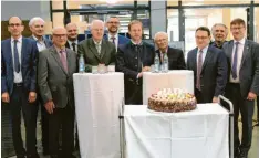  ?? Foto: Anton Kutscherau­er ?? Das 25-jährige Bestehen der Technikers­chule in Nördlingen feierten zahlreiche Ehrengäste aus Politik und Bildung.