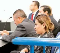  ??  ?? Veredicto. El Juzgado Octavo de Instrucció­n dio a conocer ayer la resolución de audiencia preliminar en contra de los dos médicos del IML y la empresaria.