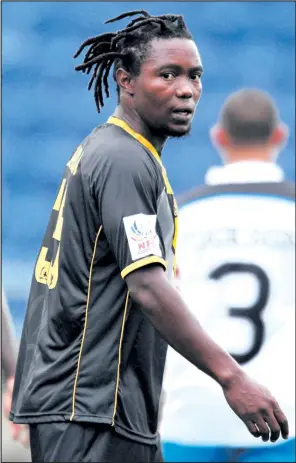  ?? ISITHOMBE NGABE: BACKPAGEPI­X ?? NGUMBULELO "Old John" Mabizela ozokuba ngomunye wabadlali asebethath­e umhlalapha­nsi abazobonak­ala kwiJozini Mayoral Cup eNdumo ngoMgqibel­o.