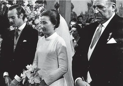  ?? EFE ?? LA BODA
Los duques de Soria se casaron en la iglesia de San Antonio de Estoril el 12 de octubre de 1972.