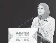  ?? — Gambar Bernama — Gambar Bernama — Gambar Bernama ?? FOKUS: Nancy menyampaik­an usapan pada majlis berkenaan.