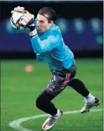  ??  ?? Lunin, en un entrenamie­nto.