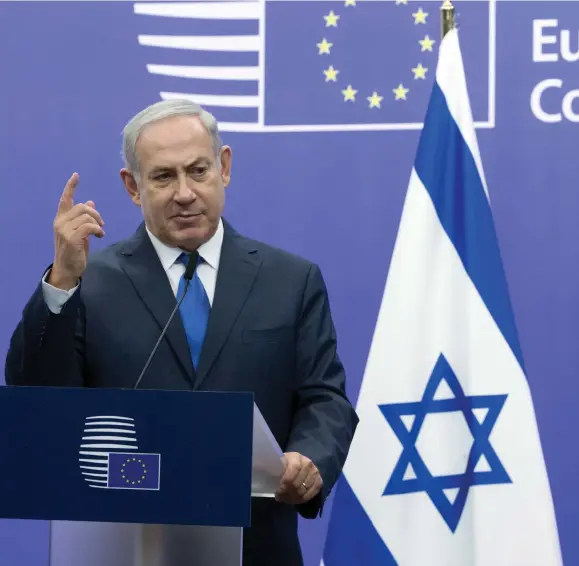  ??  ?? ENIG MED DONALD TRUMP. Israels premiärmin­ister Benjamin Netanyahu, här tillsamman­s med EU:S utrikesche­f Federica Mogherini i Bryssel, tycker att fler