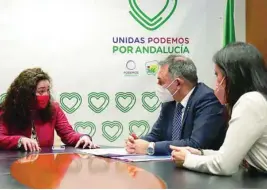  ?? UNIDAS PODEMOS ?? Inmaculada Nieto junto a Enrique Santiago e Isabel Franco