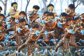  ??  ?? Tribu Salognon for Iloilo Dinagyang