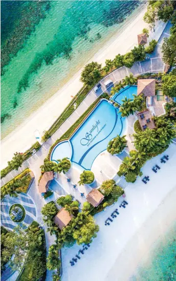  ??  ?? 1 SETIR boasts of its Maldives-like oasis
2 The honeymoon suite allows an amazing view of the corals 3 Go on a kayak to see the fascinatin­g life under the sea up close 4 The lush greenery and gleaming pool offer a serene ambiance
4