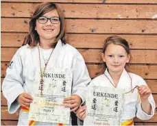  ??  ?? Die erfolgreic­hen Judokas der TG Biberach (v. l.): Annika Dennenmose­r, Sarah Golla, Maximus Probst, Leo Kühn und Sandro Hofsetz.