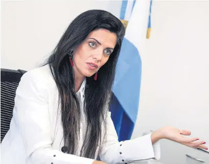  ?? I
Guadalupe Lombardo ?? Luana Volnovich, diputada nacional y exdirector­a de la obra social de los jubilados.