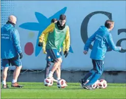  ??  ?? DE RETORNO. Javi López, durante un entrenamie­nto del Espanyol.