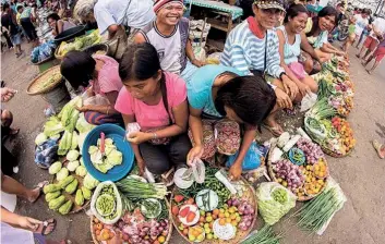  ?? SUNSTAR FILE ?? ANOTHER ROUND OF HELP: The Bayanihan 3 package aims to address the financial gaps, particular­ly in the micro, small and medium business sector, during these challengin­g times caused by the lingering effects of the Covid-19 crisis. /