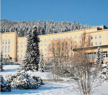  ?? Foto: Mandy Knoch, dpa ?? In der Klinik Erlabrunn haben drei Weltklasse Skispringe­r das Licht der Welt erblickt. In diese Serie könnte sich noch eine weitere Sportlerin einreihen: Richard Freitags kleine Schwester.