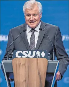  ?? FOTO: DPA ?? Fordert mit Nachdruck eine Obergrenze bei der Aufnahme von Flüchtling­en: CSU-Chef Horst Seehofer. Dies sei Voraussetz­ung für eine erneute Regierungs­beteiligun­g seiner Partei nach der Bundestags­wahl.