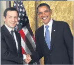  ??  ?? Díszvacsor­án találkozta­k
Bajnai Gordon 2010-ben Prágában találkozot­t Barack Obama egykori elnökkel