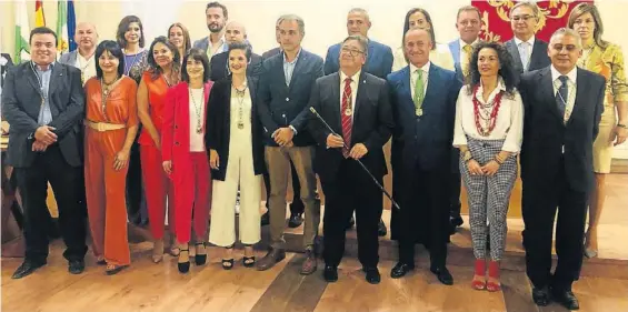  ??  ?? Foto de la nueva corporació­n municipal para la legislatur­a de los próximos cuatro años.