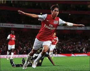  ??  ?? Sous le maillot d’Arsenal, Park Chu-young a inscrit un seul petit but.