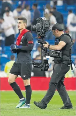  ??  ?? GRAN ACTUACIÓN. Arrizabala­ga, tras el partido del Bernabéu.