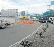  ??  ?? LA SECRETARÍA DE TRÁNSITO MUNICIPAL DE CÚCUTA afirmó que el permiso para el cierre del tramo que conecta a la glorieta a San Mateo con la Autopista Internacio­nal, no fue solicitado a esa dependenci­a.