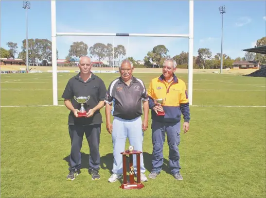  ?? PHOTO: DUBBO PHOTO NEWS ?? Sammy Hampton’s sons Alfred Hampton, Trevor Elemes and Ray Hampton with this year’s cup.