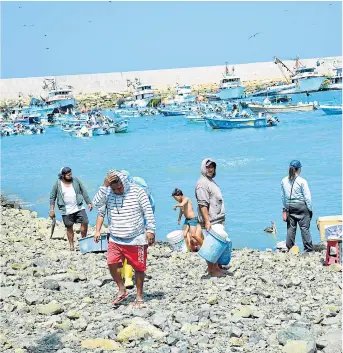  ?? FOTO: LUIS MOREIRA ?? En Cojimíes, Chamanga, Crucita y Puerto López se anunció la construcci­ón de muelles. Los dos últimos aún no están concluidos.