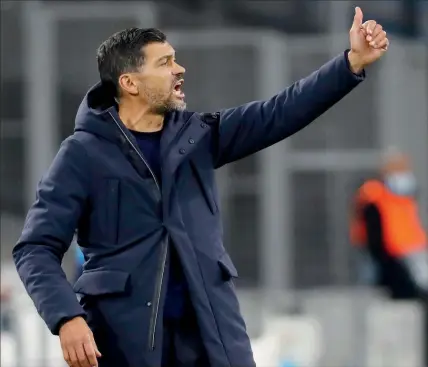  ??  ?? Sérgio Conceição diz que os portistas têm de ser uma verdadeira equipa para assim chegarem aos três pontos