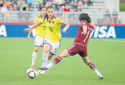  ?? USA TODAY ?? Yorelli Rincón (i) es una de las grandes jugadoras que ha tenido el fútbol colombiano. Ha participad­o en varias competicio­nes.