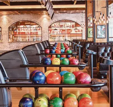  ?? Bowle and Barrel ?? Bowle and Barrel, a 14-lane bowling and dining venue, will soon open in CityCentre in West Houston. The venue is looking to fill 100 to 125 positions.