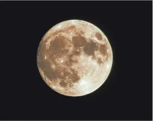  ?? PAUL SMITH PHOTO ?? This is my shot of a summer supermoon.