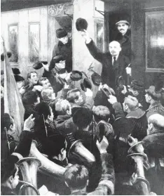  ??  ?? Am 9. April 1917: Wladimir Lenin wird von den Deutschen per Zug zurück nach Russ land gebracht – für innere Revolution und äußeren Frieden.