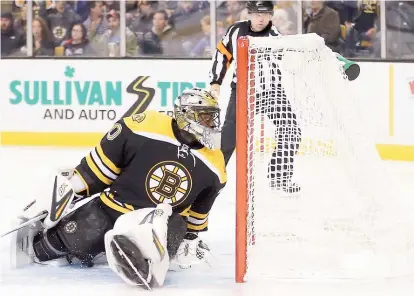  ??  ?? Malcolm Subban a accordé trois buts sur 16 lancers du Wild hier soir avant d’être remplacé par Zane McIntyre.